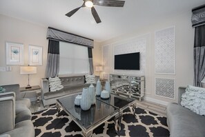 House, Multiple Beds (9043SID-The Retreat at ChampionsGate) | Living area - 9043sid-the Retreat at Championsgate (Davenport)