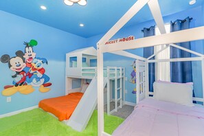 Nhà, nhiều giường (8931CCD-The Retreat at ChampionsGate) | 6 phòng ngủ 