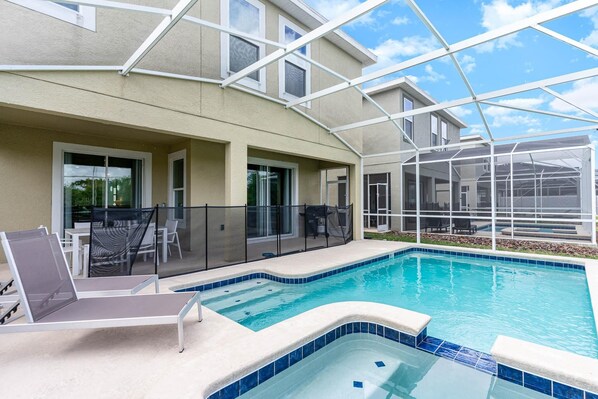 ํ์ฐ์ค, ์นจ๋(์ฌ๋ฌ ๊ฐ) (8931CCD-The Retreat at ChampionsGate) | ์์์ฅ