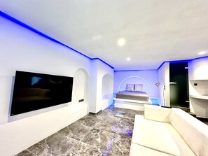 Interior - Central Greek Suite with private entrance&yard (Thessaloniki)