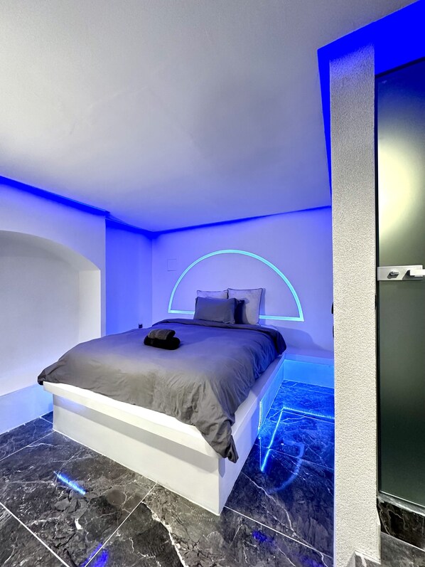 1 bedroom, WiFi - Central Greek Suite with private entrance&yard (Thessaloniki)