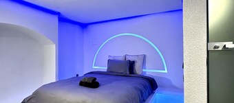 Central Greek Suite with private entrance&yard