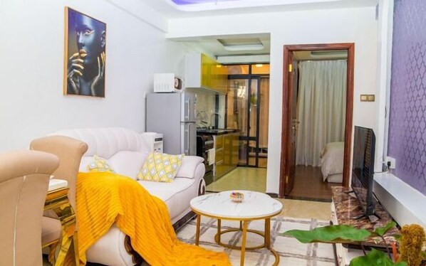 City Apartment | Living area
