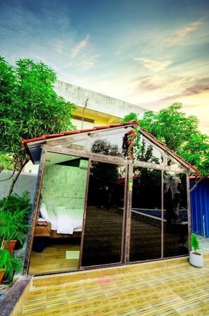 1 chambre, couette en duvet d'oie, surmatelas, décoration personnalisée