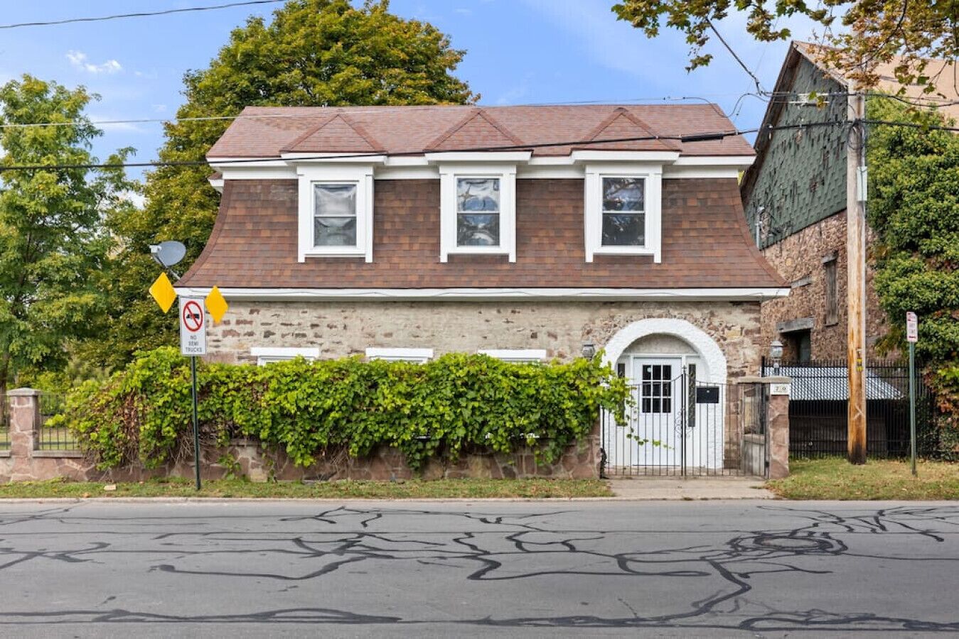 Stone Cottage on Erie Canal, Brockport!