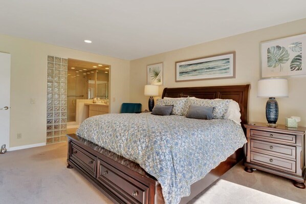3 bedrooms, desk, iron/ironing board, WiFi