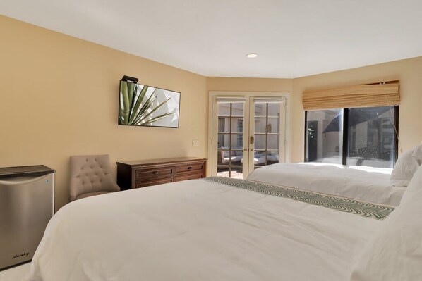 3 bedrooms, desk, iron/ironing board, WiFi