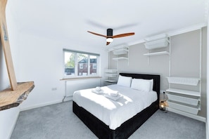4 Schlafzimmer, Bügeleisen/Bügelbrett, kostenloses WLAN