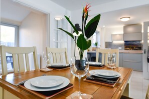 Dining - 4 Bed House Near Nottingham (Clifton)