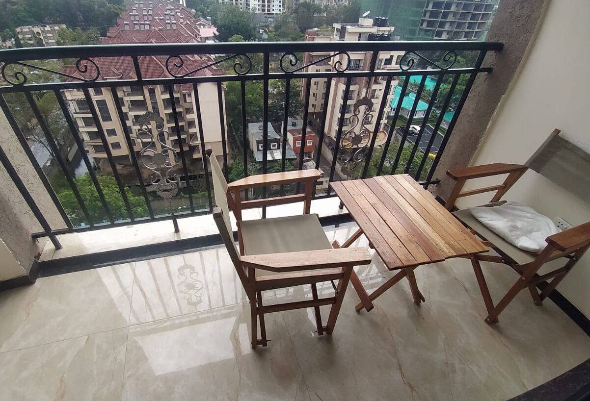 Classic Apartment | Balcony