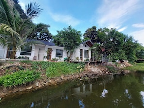 Fachada da propriedade