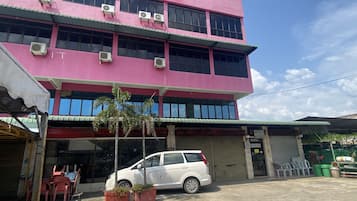 Mặt tiền nơi lưu trú