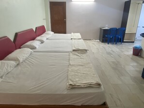 Family Room, Private Bathroom | Bed sheets - OYO 90885 Bera Pentagon Inn (Bandar Bera)