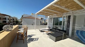 Deluxe Double Room | Terrace/patio