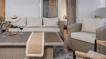 Double Room | Soundproofing, iron/ironing board, free WiFi, bed sheets