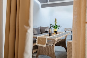 Chambre Triple | Terrasse/Patio