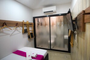 Estudi en suite | Escriptori i wifi gratuïta 