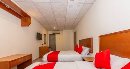 OYO 90893 Hotel 68 Kampung Lapan