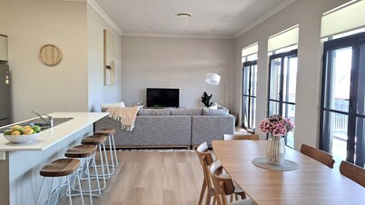 Tranquil Escape with Mountain & Golf Course Views