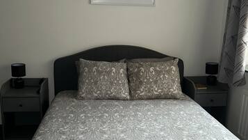 1 habitación, cuna de viaje, wifi gratis y ropa de cama