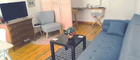 Televisor intel·ligent i llibres