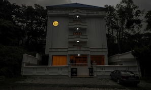 Exterior - Itsy Hotels Classiyo Munnar Crown Resorts (Devikolam)