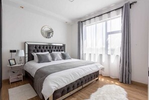 Business Apartment | 3 bedrooms, free WiFi - Lux Suites Oasis of Peace Apartments (Nairobi)
