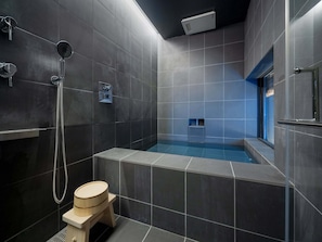 Traditional House, 3 Bedrooms, Kitchen, Garden View | Bathroom | Combined shower/tub, deep soaking tub, rainfall showerhead, hair dryer