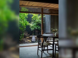 3 bedrooms, in-room safe, individually decorated, individually furnished - Mizunoha Machiya Holiday House (Kyoto)