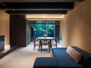 3 bedrooms, in-room safe, individually decorated, individually furnished - Mizunoha Machiya Holiday House (Kyoto)