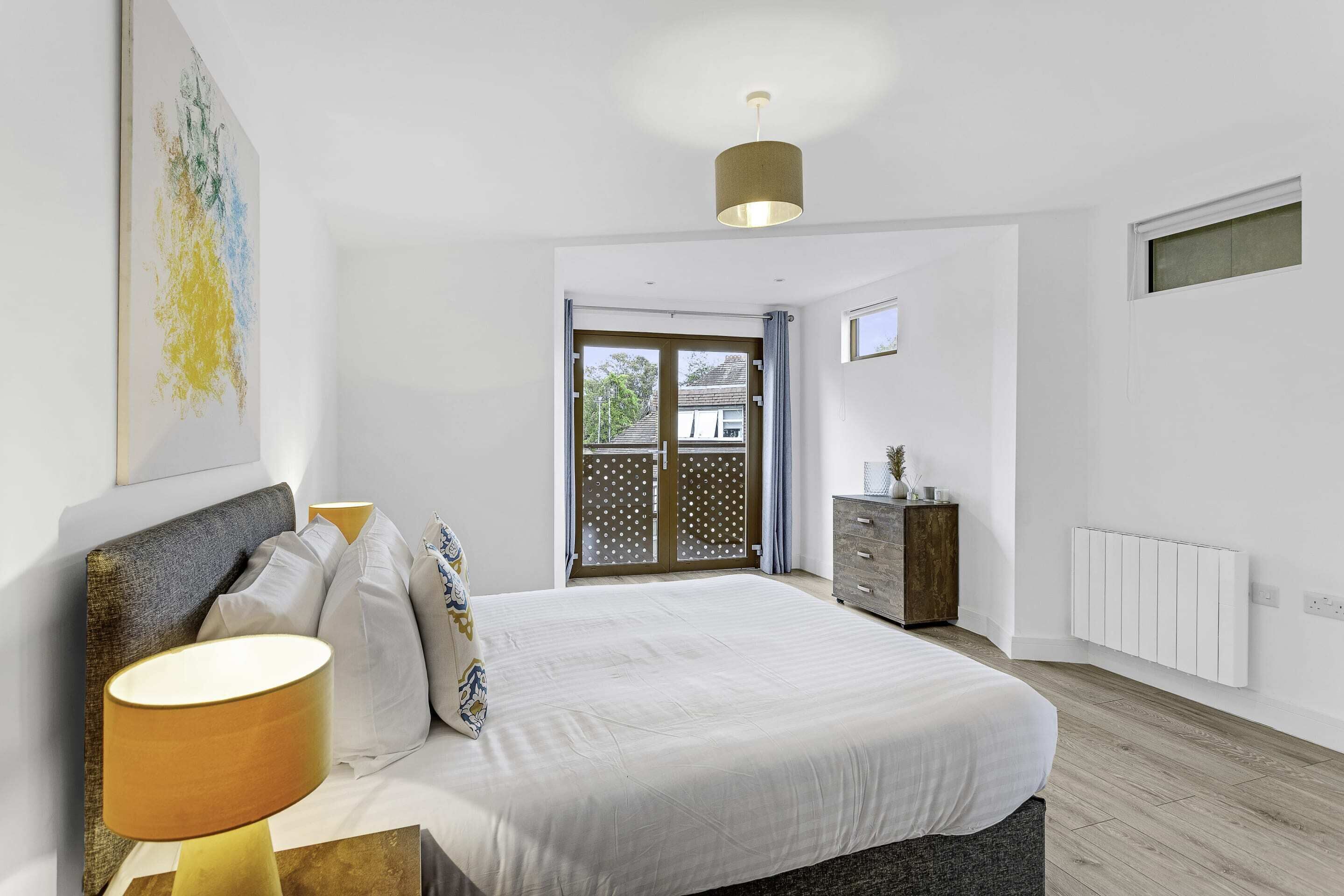 Basic Apartment, 1 King Bed | 1 bedroom, laptop workspace, iron/ironing board, bed sheets