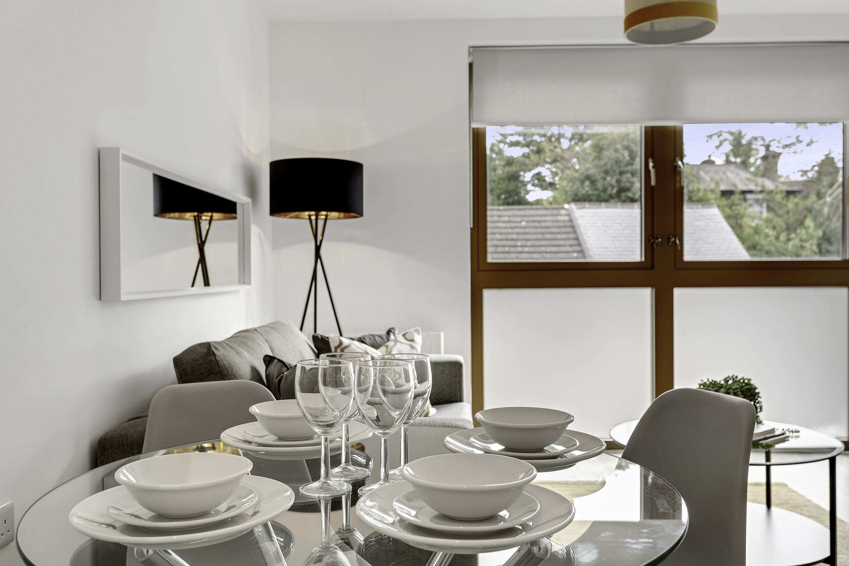 Basic Apartment, 1 King Bed | Dining