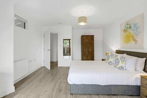 Apartamento básico, 1 cama King | 1 quarto, espaço de trabalho para notebook