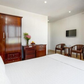 Superior Double Room | Living area | Printers - Ruby Koi Danang (Da Nang)