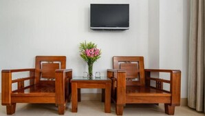 Superior Double Room | In-room safe, desk, laptop workspace, soundproofing - Ruby Koi Danang (Da Nang)