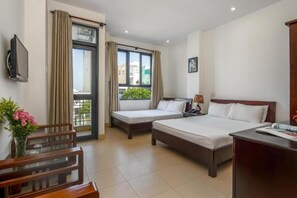 Superior Twin Room, Balcony | Living area | Printers - Ruby Koi Danang (Da Nang)