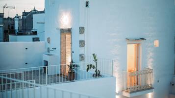 Honeymoon Room