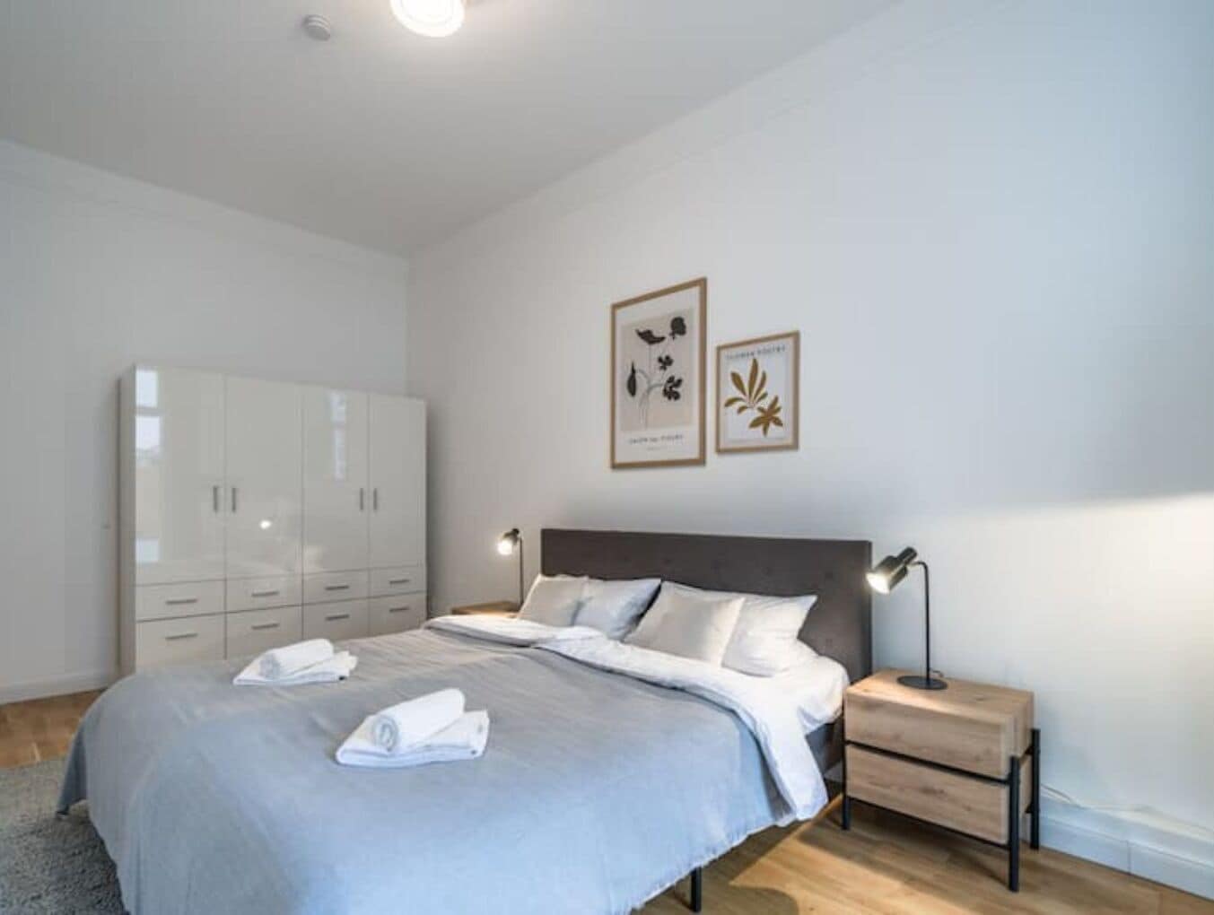 1 dormitorio, tabla de planchar con plancha, wifi gratis y ropa de cama