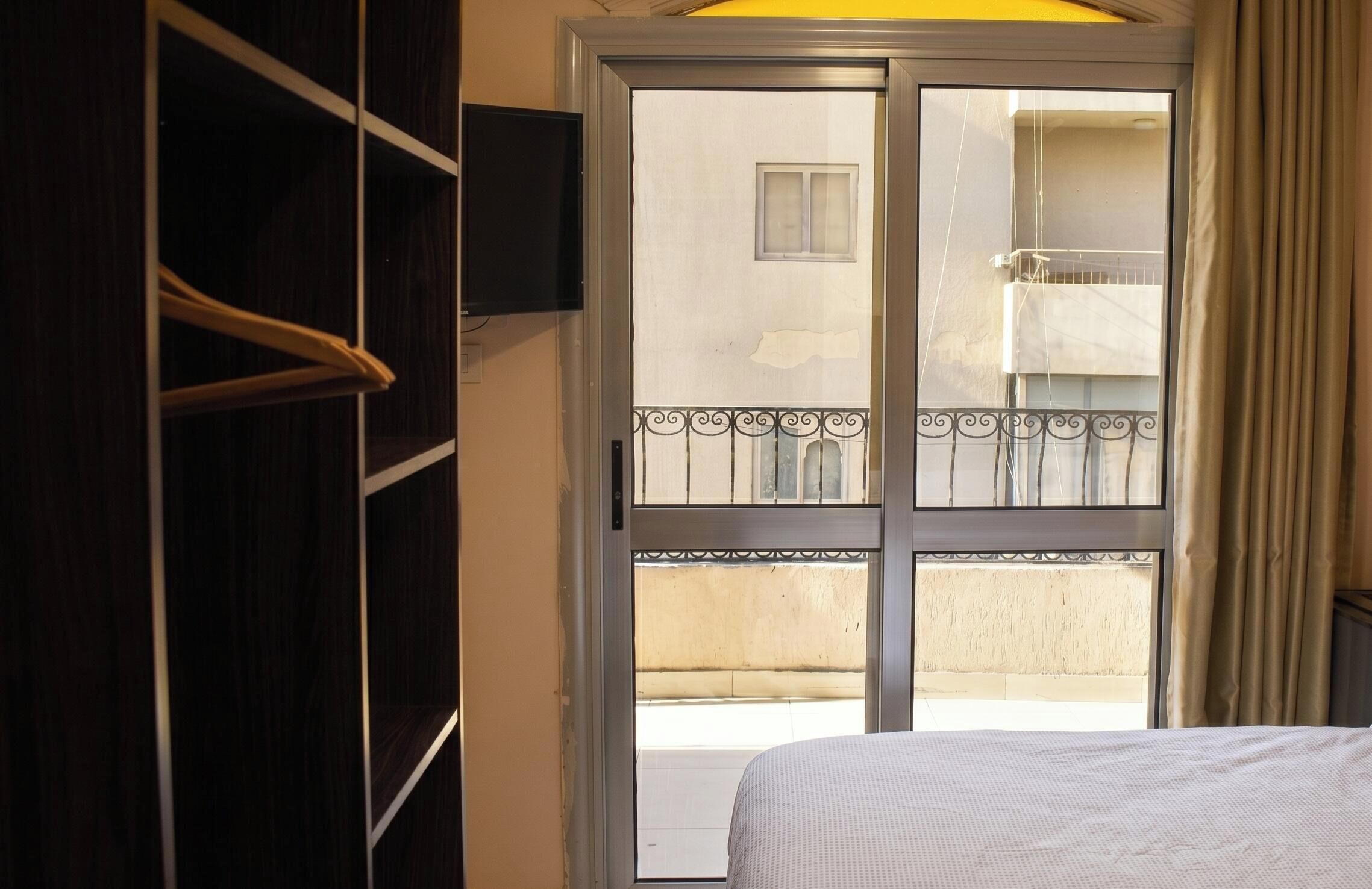 Deluxe Room, 1 Double Bed | Premium bedding, minibar, blackout curtains, iron/ironing board