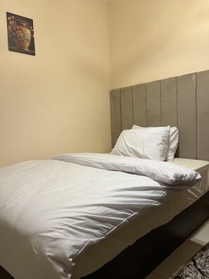 Senior kamer, 1 eenpersoonsbed | Luxe beddengoed, een minibar, verduisterende gordijnen