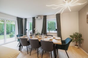 Dining - Cato Ferienhaus "das Bergdomizil im Naturparadies Kiefersfelden" (Kiefersfelden)