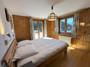 2 chambres, fer et planche à repasser, Wi-Fi gratuit, draps fournis
