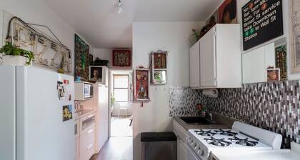 Charming and Artsy LES 1-Bedroom