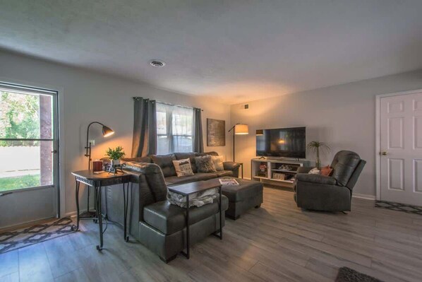 TV, fireplace, offices