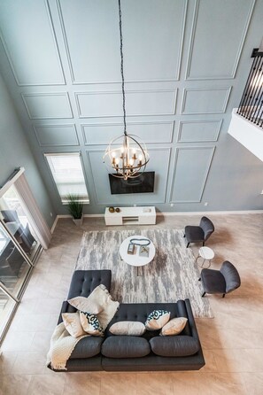 TV - Fabulous 5Bed Pool Home Private Pool and Spa-700SS (Four Corners)