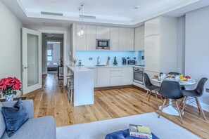 2-bedroom executive apartment | Private kitchen