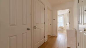 Apartamento básico, várias camas | Parte interna