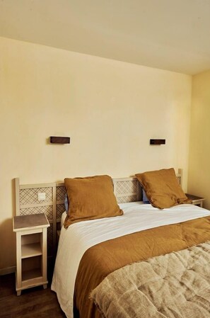 2 quartos, Wi-Fi de cortesia, roupa de cama