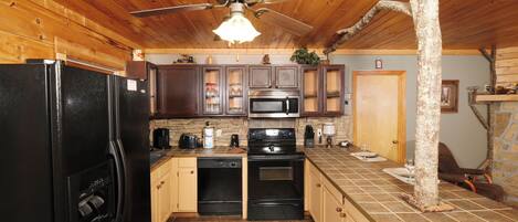 Frigorífic, microones, forn i placa de cuina