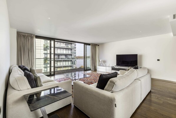 Basic Apartment, Multiple Beds | Interior - Beautiful 4 Bed Abode Near Imperial Wharf (London)